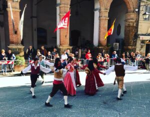 rosso-valdorcia-toscana-montalcino-brunello-siena-paesaggi-umani-blog-webwriting-vino-tordo-sagra
