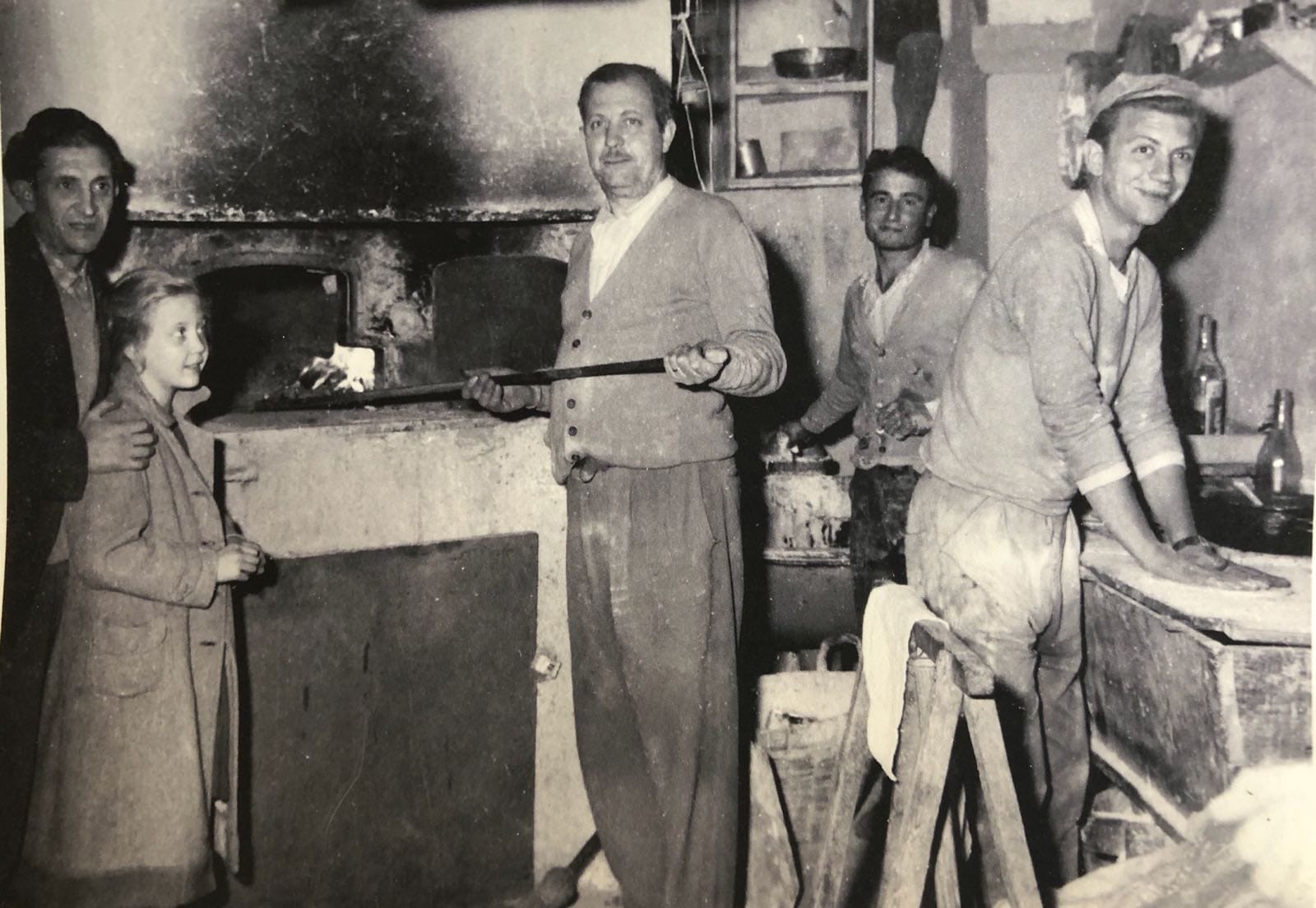 pizza-pepe-grani-franco-caiazzo-caserta-reggiadicaserta-pizzeria-cavaliere-onorificienza-lavoro-authentica-margeritasbagliata-crisommola-alletterata-scarpetta-artigiano-gambero-rosso-filiale