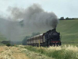 montalcino-valdorcia-trenonatura-toscana-repubblica-duegiugno-ferrovia-paesaggi